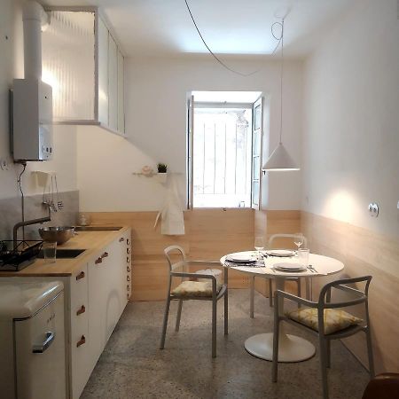 Apt Slow City Hostel Понтеведра Экстерьер фото