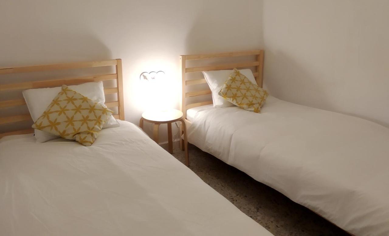 Apt Slow City Hostel Понтеведра Экстерьер фото