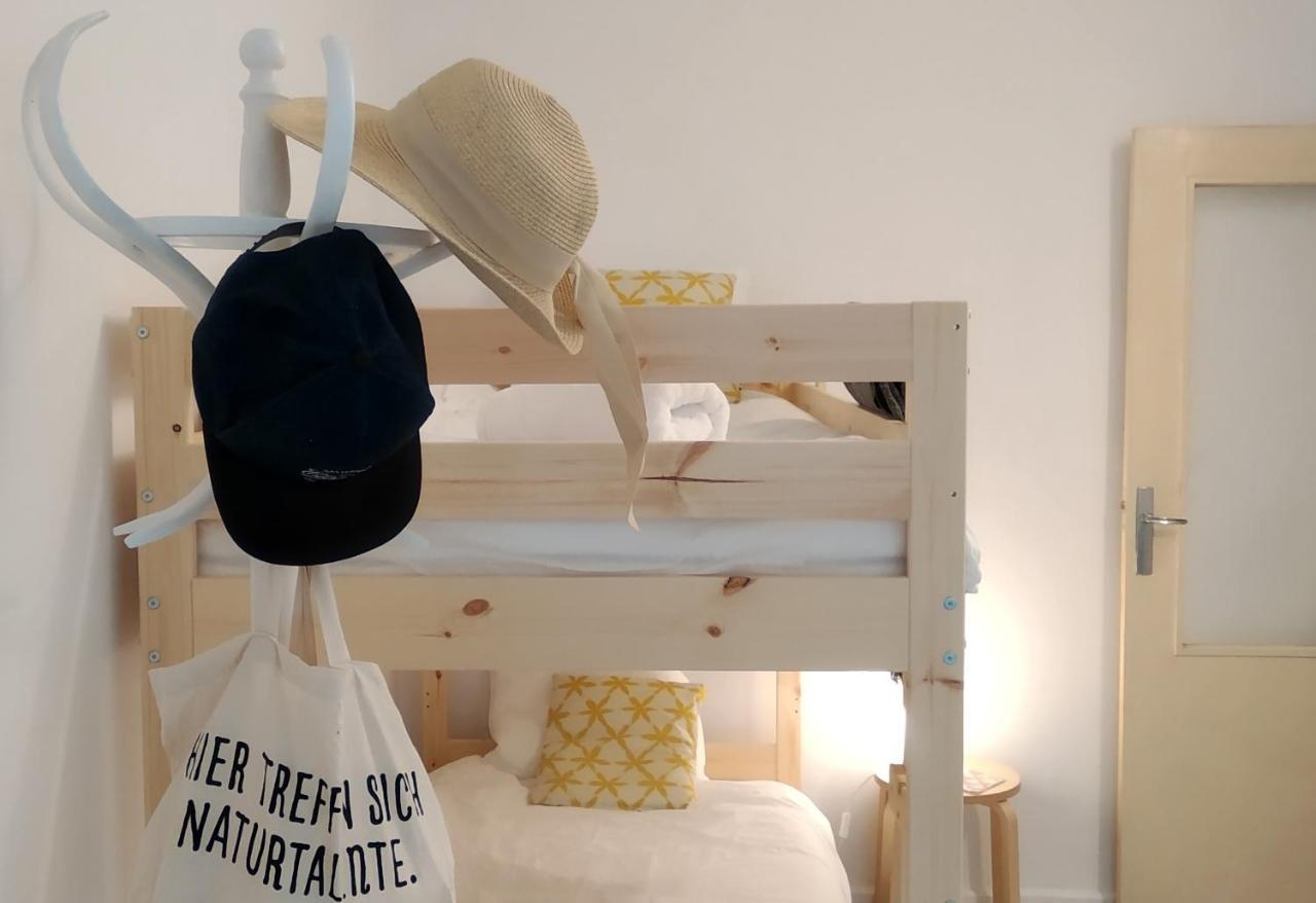 Apt Slow City Hostel Понтеведра Экстерьер фото